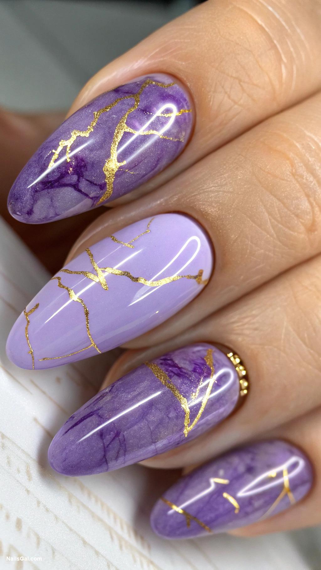 purple nails Purple marble effect with gold veins