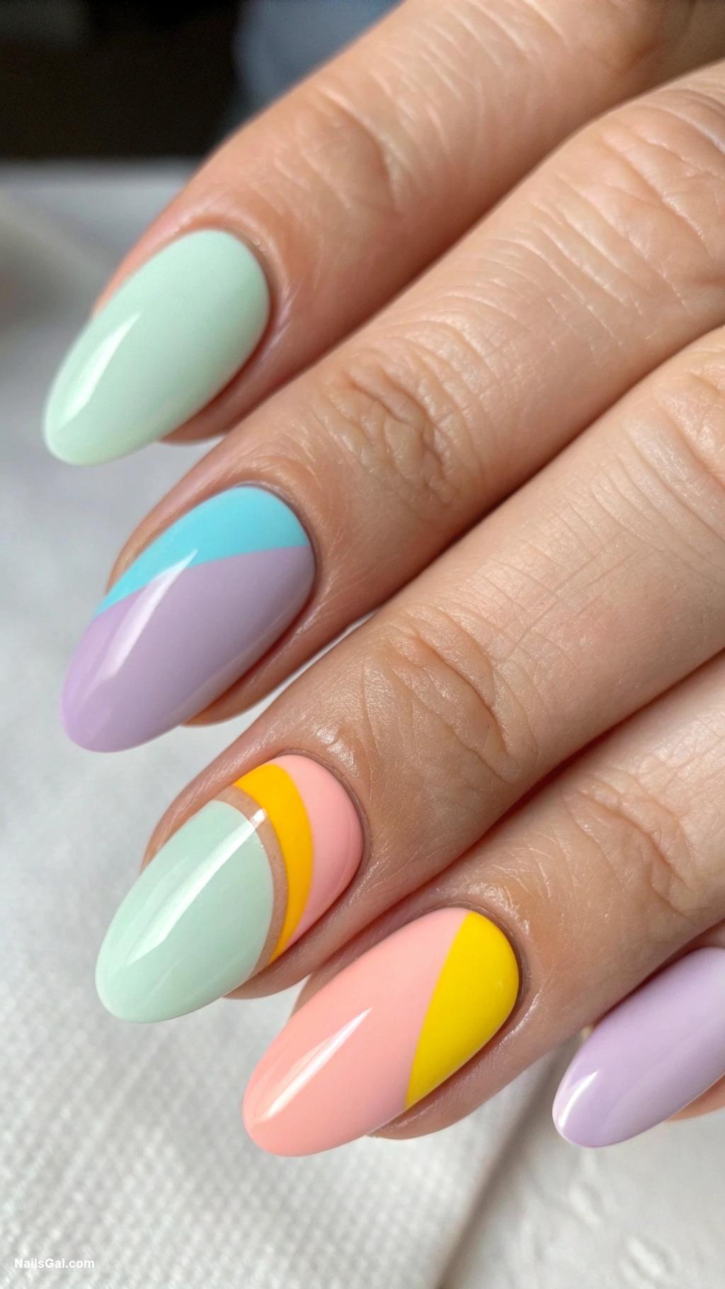 50s nail art Colorful half moons at the base