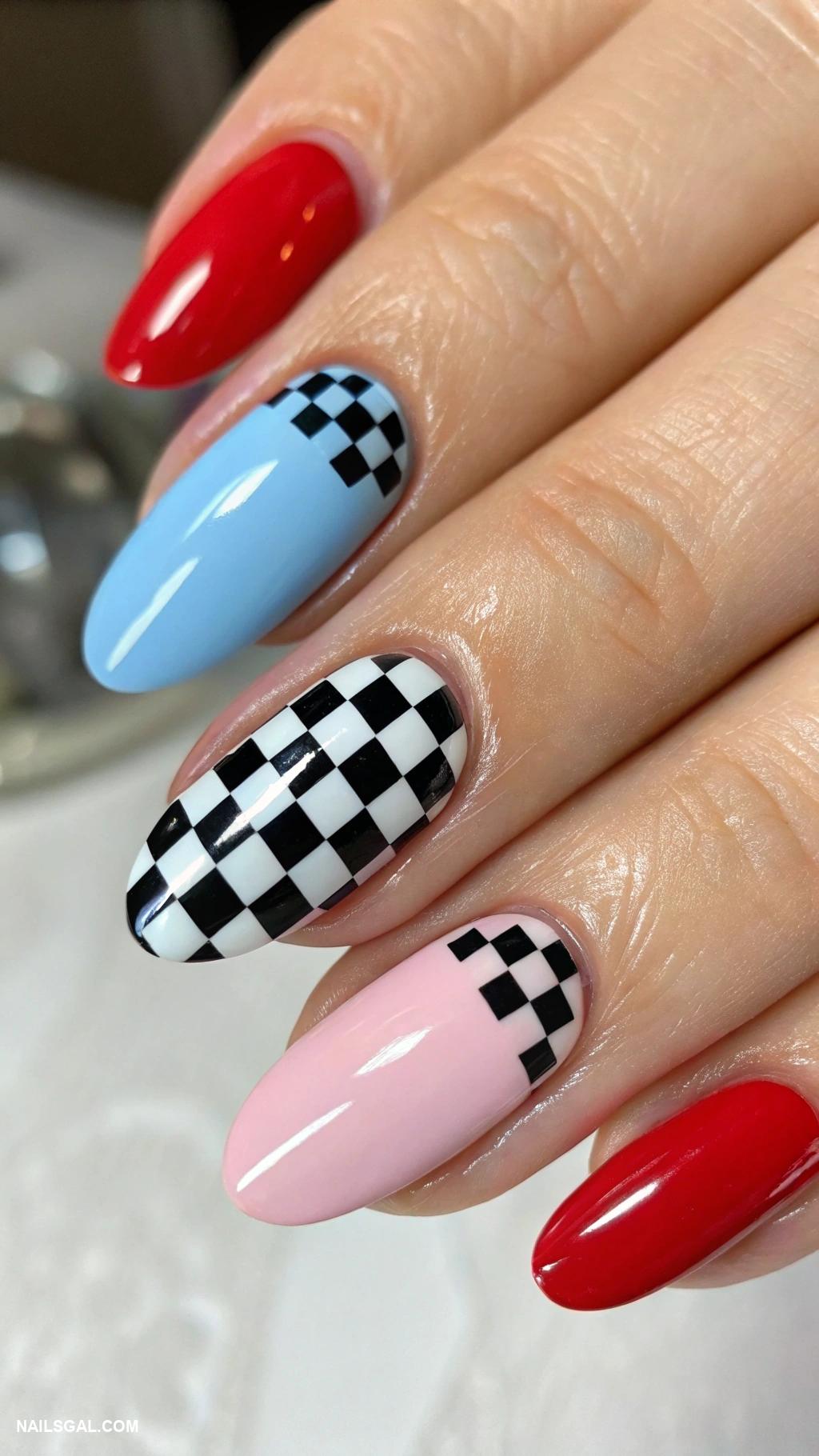 60s nail art Retro checkerboard nails