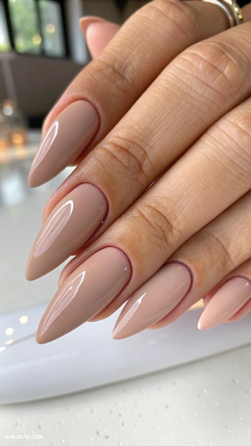 nude nails Matte nude with glossy tips