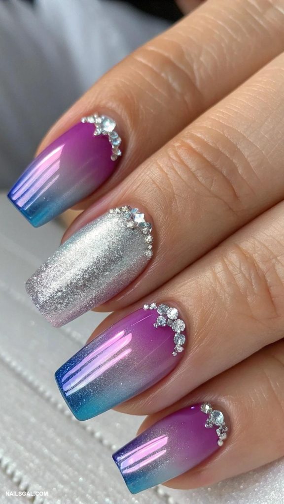 chrome nails Gradient chrome with glitter accents