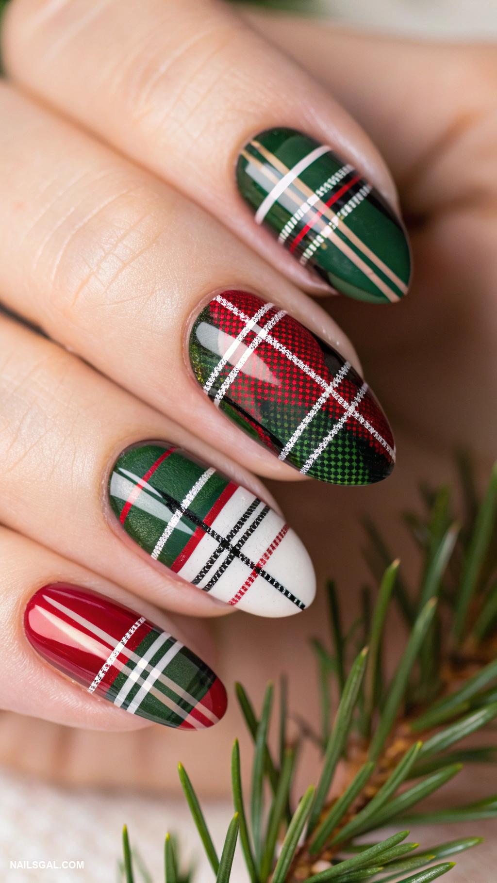 simple christmas nails Plaid pattern in holiday colors