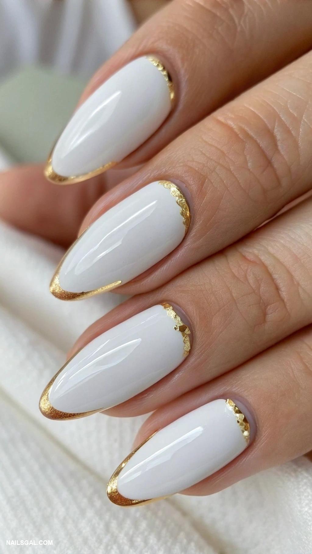 grad nails Simple white nails with gold tips